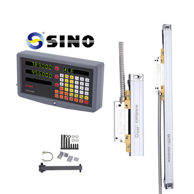 Sistema di lettura digitale SINO SDS2-3MS DRO con tre display numerici coordinati per la fresatrice a tornio