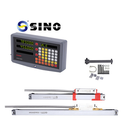 Sistema di lettura digitale SINO SDS2-3MS DRO con tre display numerici coordinati per la fresatrice a tornio